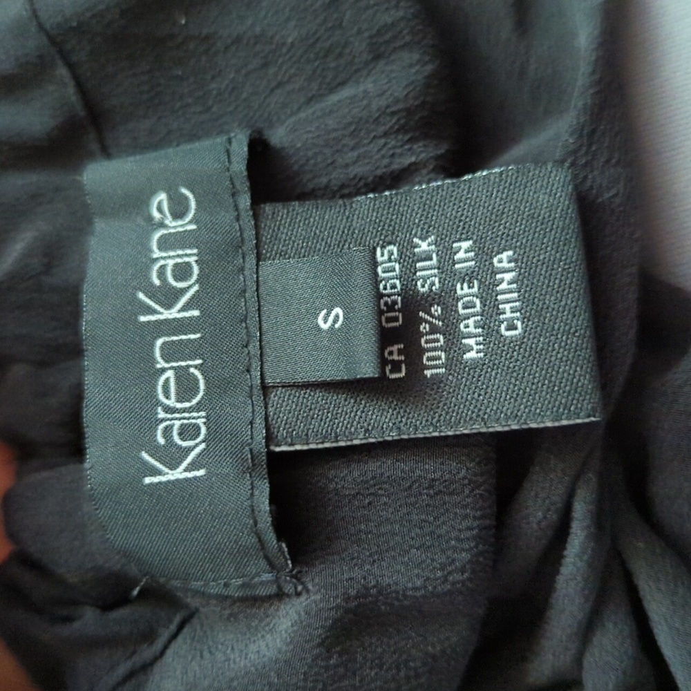 Karen Kane Blouse Top 100% Silk Black Embroidered Sleeveless Grunge - Picture 6 of 9